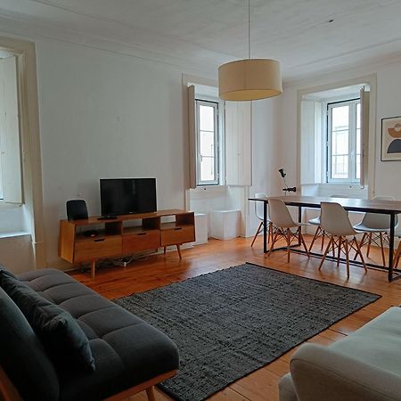 Stunning Apartment Near Chiado Лиссабон Экстерьер фото